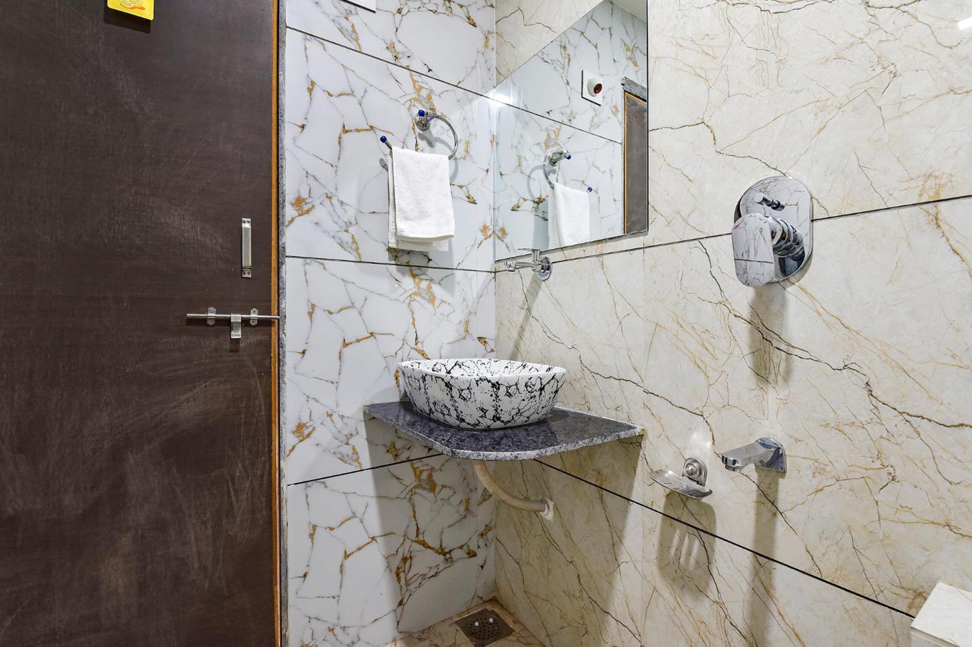 Fabhotel Symphony Grand أحمد أباد المظهر الخارجي الصورة